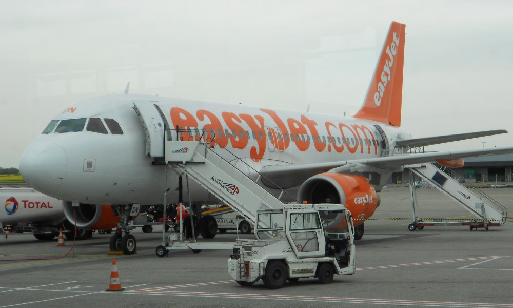 volo cancellato easyjet palermo napoli
