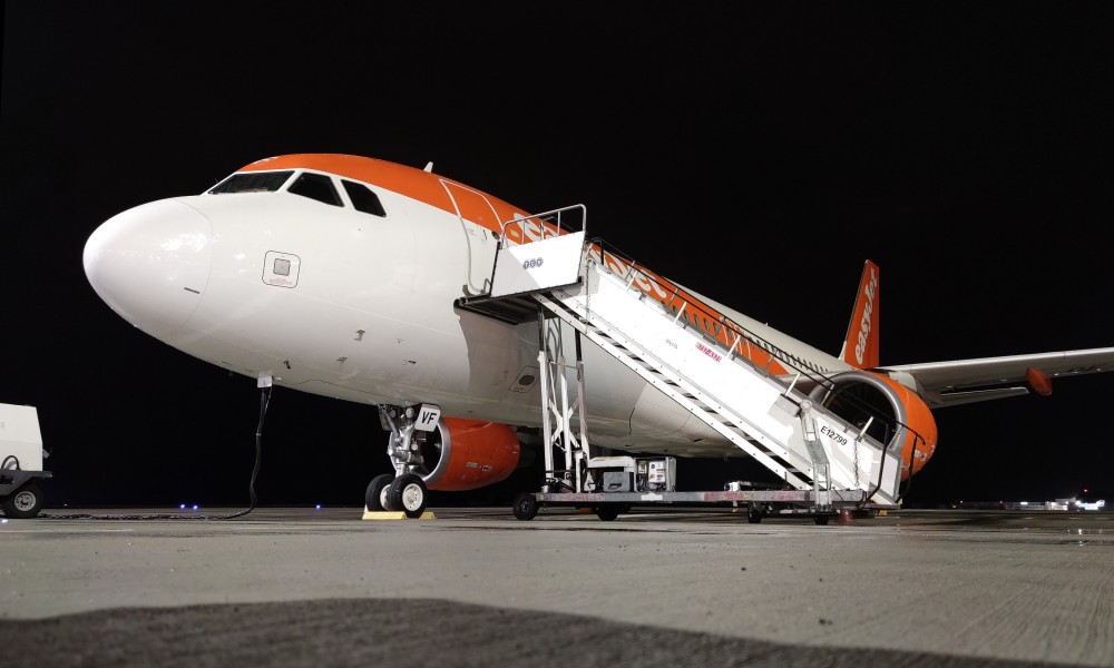volo in ritardo easyjet lamezia terme milano