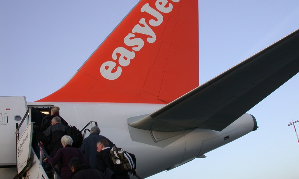 volo in ritardo easyjet milano lampedusa
