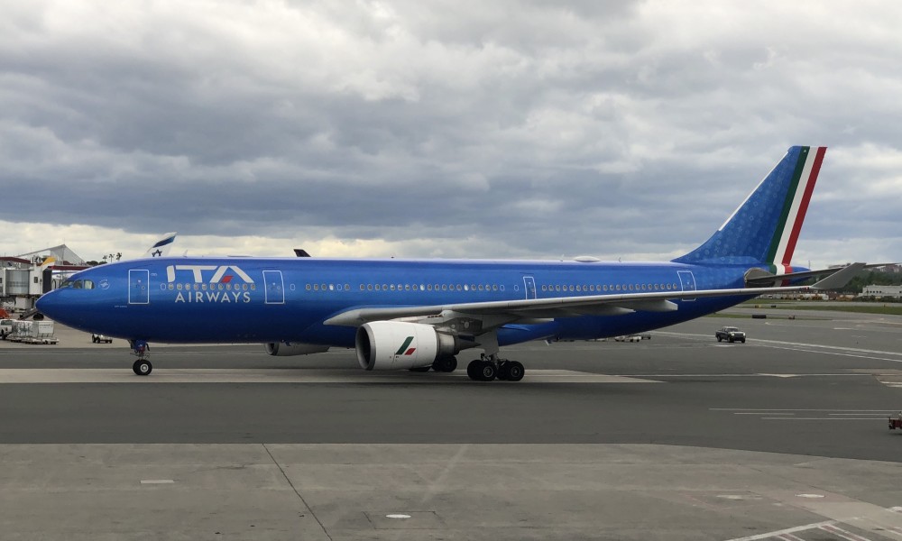 volo in ritardo ita airways amsterdam roma