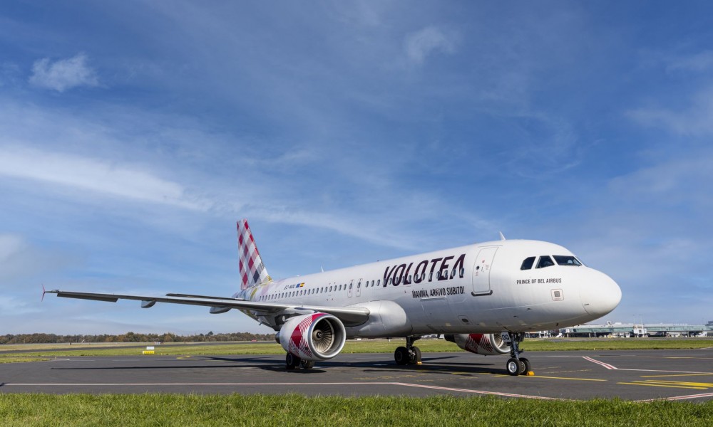 volo in ritardo volotea catania ancona