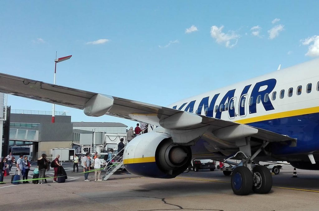 Volo Ryanair in ritardo aereo Volo Ryanair in ritardo aereo