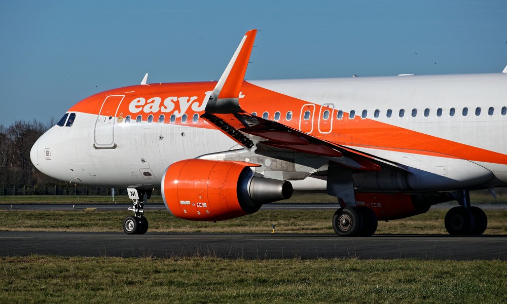 volo cancellato napoli londra