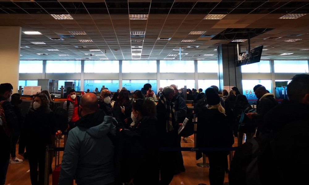 volo cancellato napoli milano