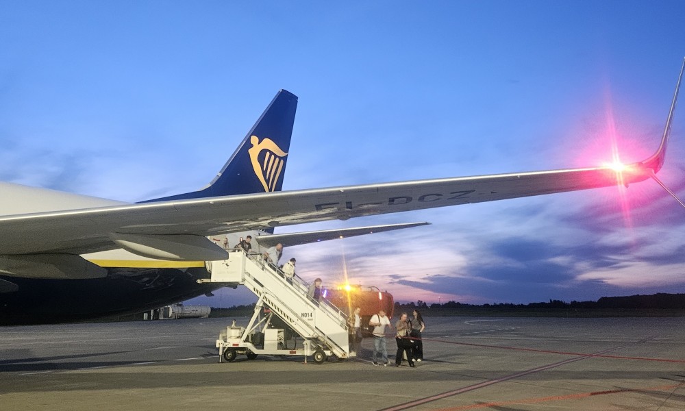 Maxi ritardo di oltre dieci ore sul volo Ryanair Catania Pisa