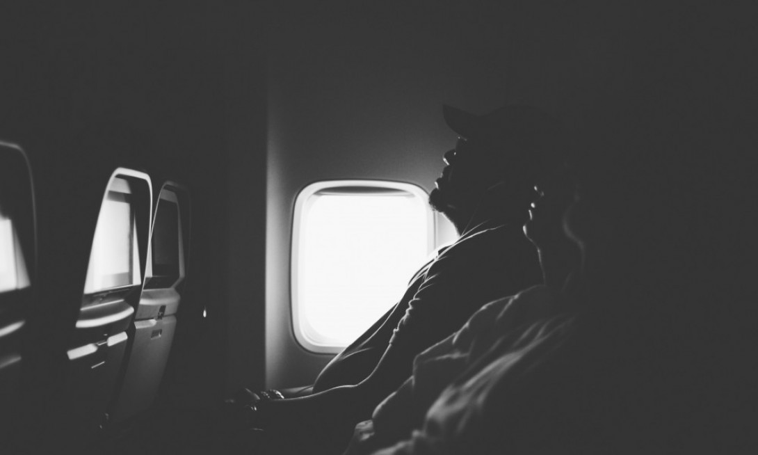come riuscire a dormire in aereo