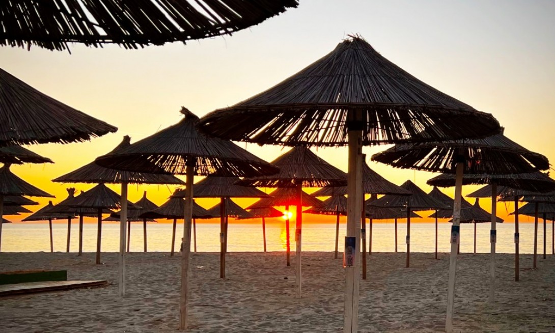 cosa fare a tirana e dove andare al mare