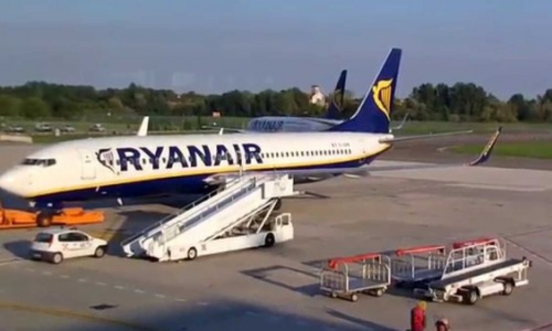 Pesante ritardo per il volo Ryanair da Lamezia Terme a Pisa il 5 Marzo