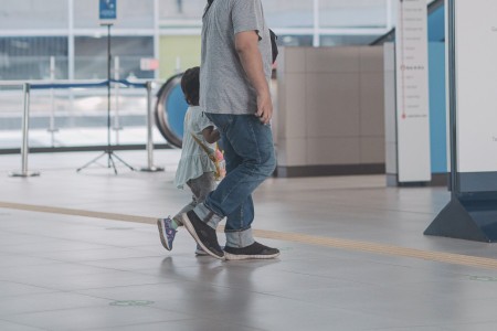 Il volo atterra con più di 3 ore di ritardo, risarciti due passeggeri