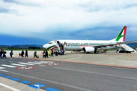 Cancellati voli Aeroitalia Ancona Napoli e ritorno, 250 € di rimborso
