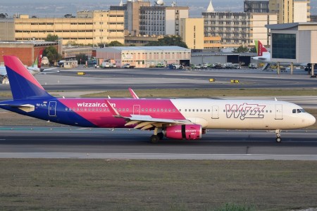 Stamattina voli cancellati Wizzair Catania Bologna e ritorno