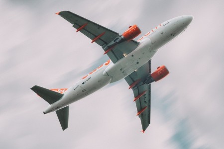 Tre ore di ritardo per i voli Easyjet Milano Lamezia e ritorno