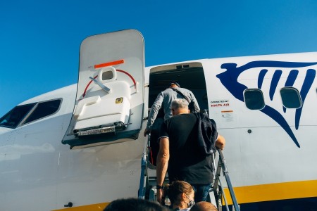 Tre ore di ritardo per i voli Ryanair Napoli Cagliari e ritorno