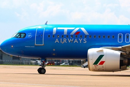Volo cancellato Ita Airways Bari Milano, ai passeggeri 250 euro