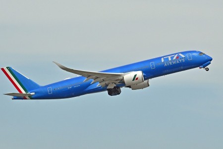 Una famiglia di Roma ottiene 1738 euro per volo cancellato Parigi Roma
