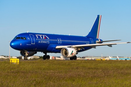 Una coppia di Verona ottiene 500 euro per volo cancellato Ita Airways