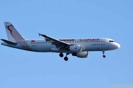 Anconitano ottiene 250 euro per volo cancellato Tunisair Roma Tunisi