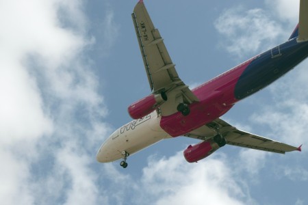 Volo cancellato Wizzair Bologna Olbia, ai passeggeri 250 euro