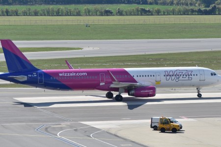 Una coppia di Partinico riceve 1103 euro per volo cancellato Wizzair