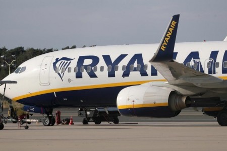 Quasi sei ore di ritardo per il volo Ryanair Lamezia Bologna