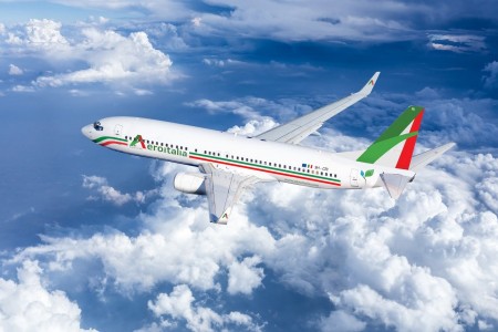 Maxi ritardo di 8 ore per il volo Aeroitalia Roma Comiso