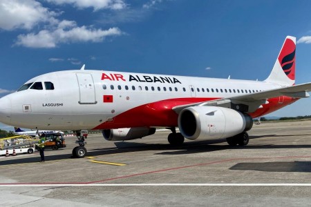 Volo in ritardo Air Albania Pisa Tirana di 10 ore, 250 € ai passeggeri