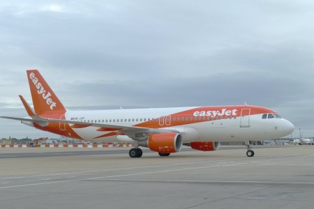 Domenica volo in ritardo Easyjet Milano Cagliari di oltre tre ore