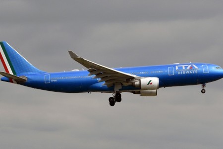 Volo in ritardo Ita Airways Roma Genova di quasi 6 ore