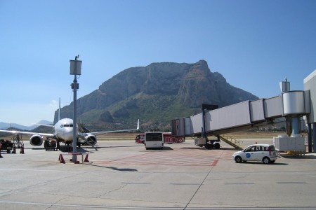 Volo Perugia Palermo in ritardo di quasi 6 ore