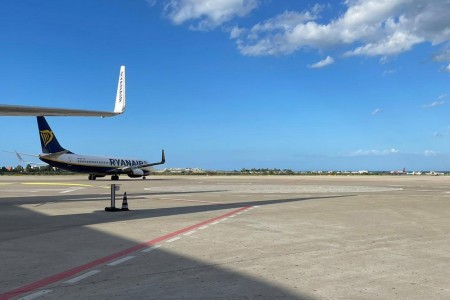 Domenica con volo in ritardo Ryanair Alghero Pisa di quasi cinque ore