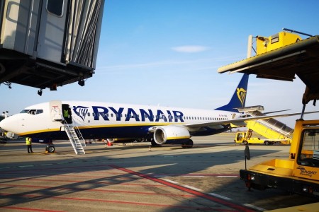 Mamma e figlio ricevono 500 euro per volo in ritardo Brindisi Bergamo