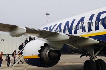 Papà e figlio ricevono 800 euro per volo in ritardo Palermo Berlino